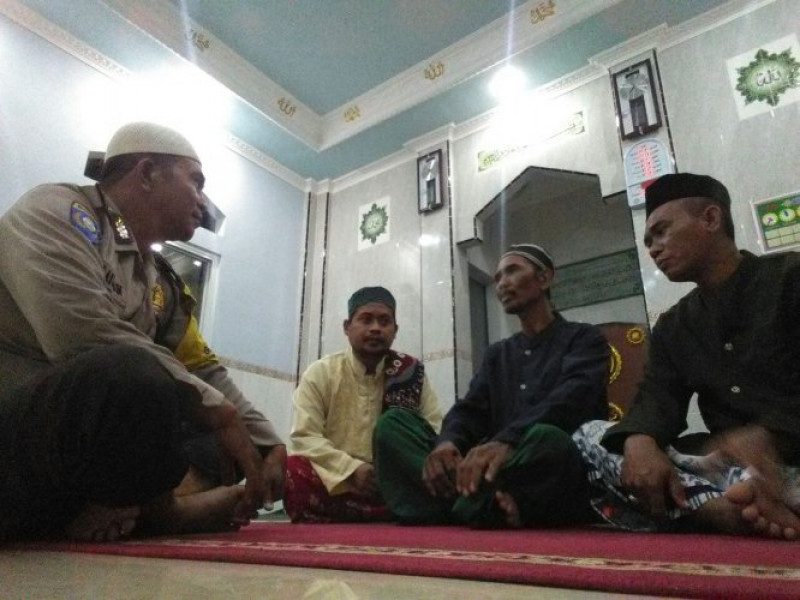 IMG-aiptu-sulaiman-ibadah-bersama-warga-sekaligus-imbau-dkm-memasang-cctv