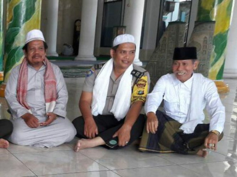 IMG-binmas-kelurahan-pasir-jaya-aiptu-nurohmat-bersilaturahmi-dengan-pengurus-dkm-al-mubarok