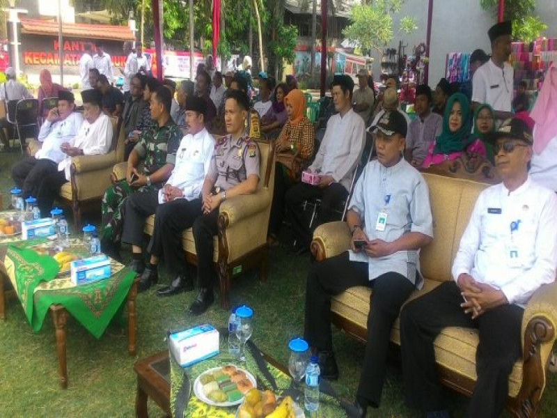 IMG-kanit-binmas-polsek-jatiuwung-bersama-3-pilar-hadiri-kegiatan-kampung-pemuda-di-kecamatan-periuk