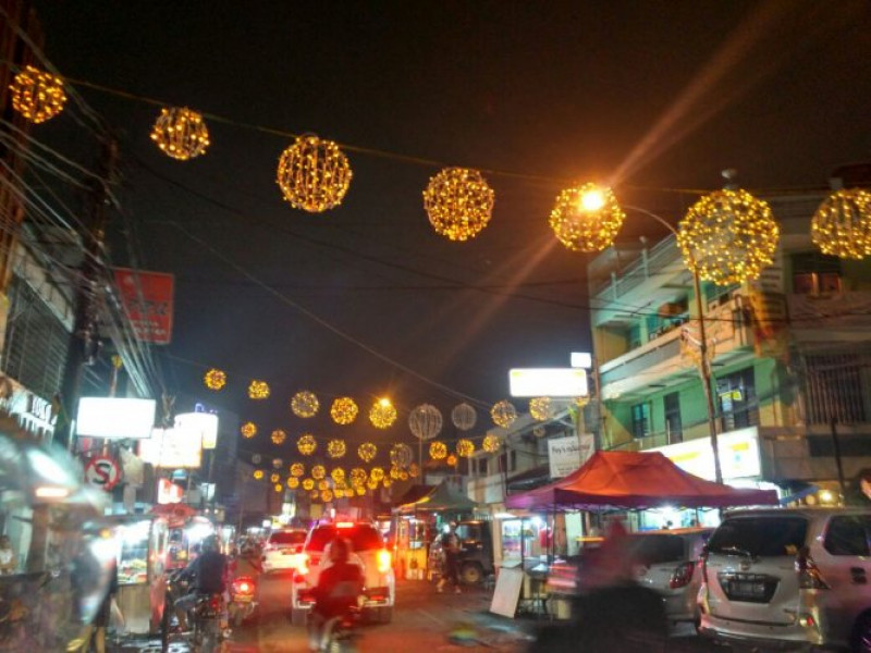 IMG-kawasan-pasar-lama-dihiasi-lampu-duren