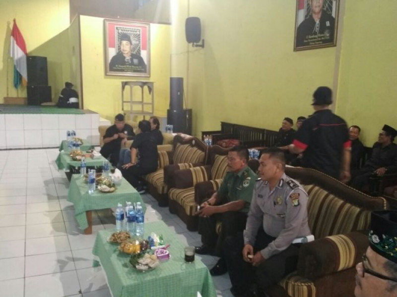 IMG-bhabinkamtibmas-polsek-sepatan-hadiri-syukuran-warga-baru-angkatan-33-tahun-2017-keluarga-pbht