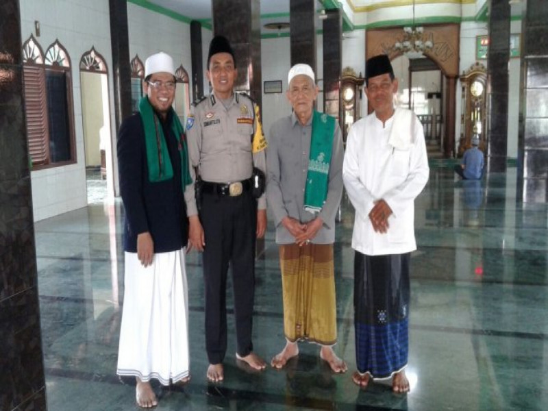 IMG-dalam-cinta-masjid-binmas-kelurahan-karangsari-rangkul-ulama-tangkal-paham-radikalisme