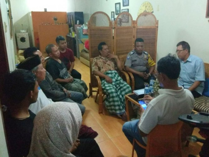 IMG-bhabinkamtibmas-kelurahan-cibodasari-lakukan-problem-solving-terkait-perseteruan-warganya