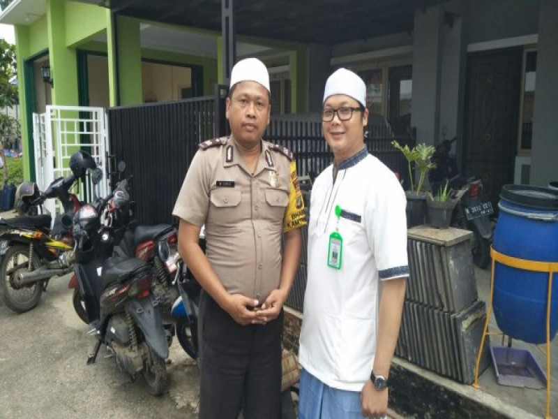 IMG-polsantren-binmas-kelurahan-jatake-aiptu-m-idris-sambang-dialogis-dengan-ust-hendraman