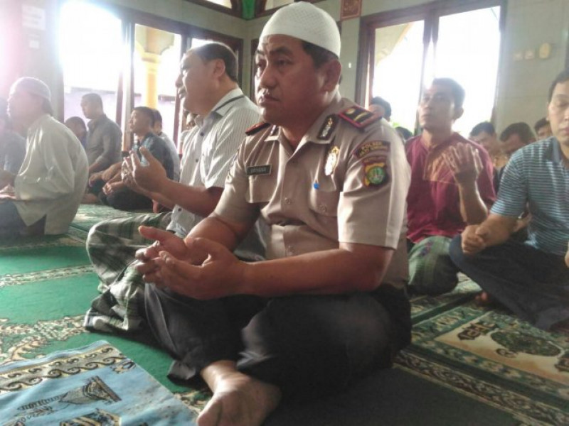 IMG-panit-binmas-polsek-jatiuwung-ipda-sriyana-melakukan-safari-jumat-di-masjid-at-taqwa-pasir-jaya