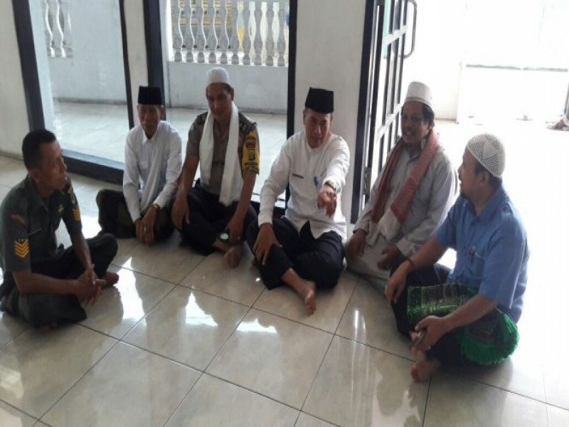 IMG-binmas-polsek-jatiuwung-aiptu-nurohmat-bersama-lurah-silaturahmi-dengan-tokoh-agama-pasir-jaya