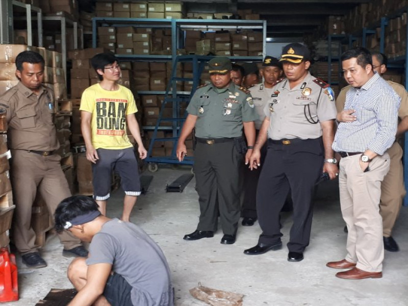 IMG-kapolsek-neglasari-bersama-unsur-muspika-lakukan-pengecekan-kawasan-pergudangan