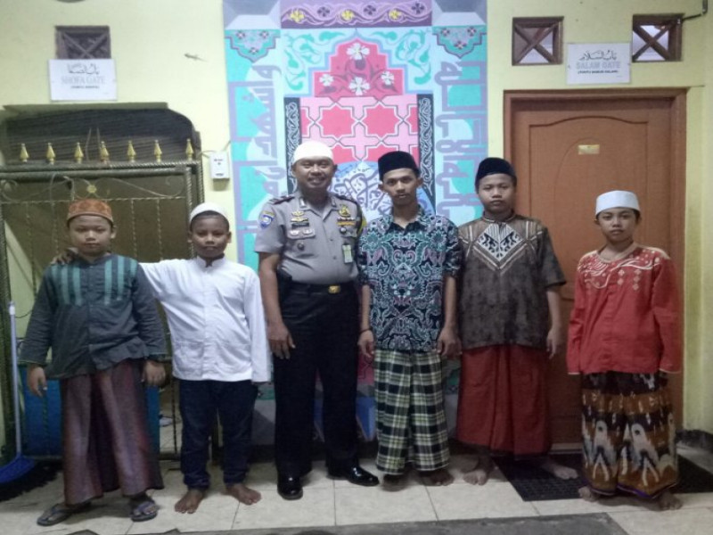 IMG-jalin-sinergitas-antara-pondok-pesantren-dengan-kepolisian-untuk-menjaga-keamanan-di-wilayah-hukum-polsek-cipondoh