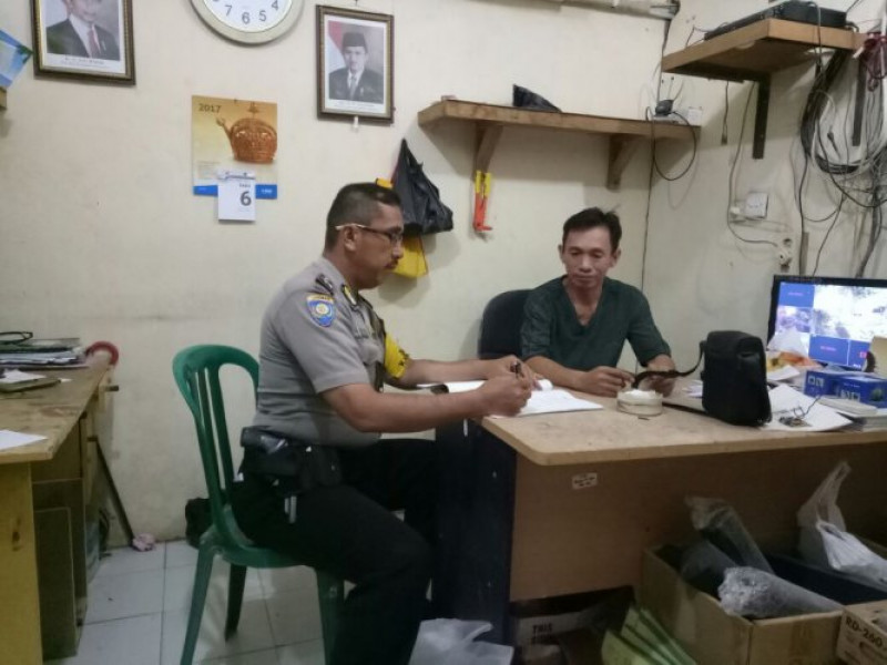 IMG-aiptu-yosef-sambangi-cv-teratai-indah-ingatkan-personalia-tentang-keselamatan-kerja-karyawan