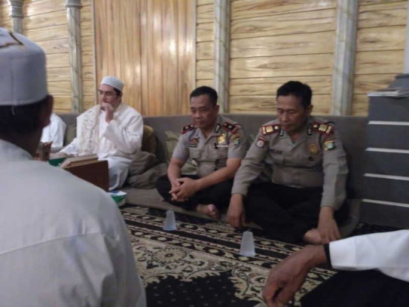 IMG-kapolsek-ciledug-sambangi-pengajian-habib-novel-salim-jidan