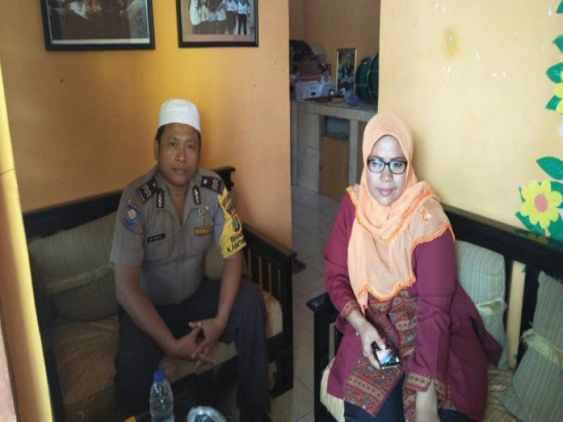 IMG-polsantren-binmas-polsek-jatiuwung-aiptu-m-idris-sambangi-guru-ngaji-di-jatake