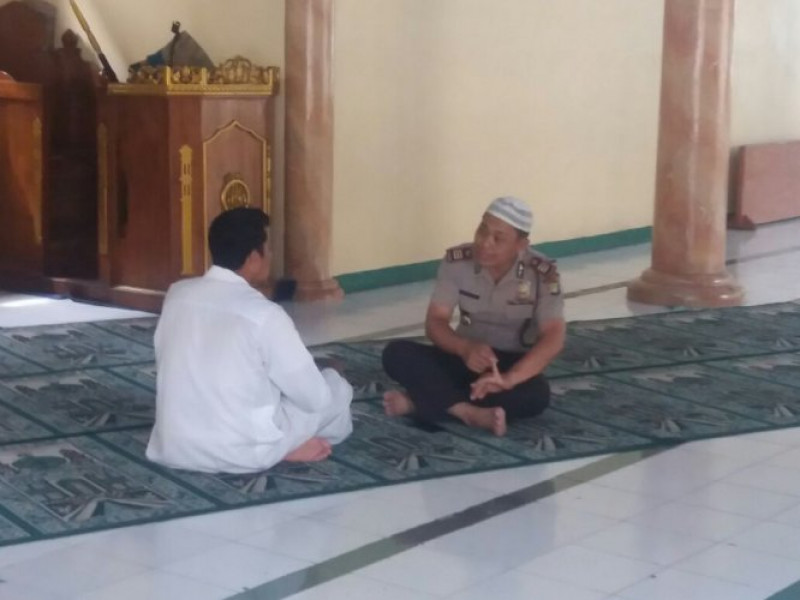 IMG-wakapolsek-jatiuwung-silaturahmi-dengan-ketua-dkm-masjid-al-falah-gandasari
