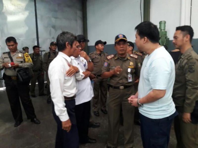 IMG-polsek-jatiuwung-dampingi-satpol-pp-laksanakan-penertiban-di-komplek-pergudangan-jatake