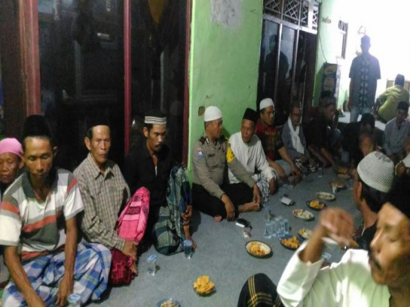 IMG-bhabinkamtibmas-polsek-pakuhaji-aiptu-sumadi-mengikuti-pengajian-di-majelis-taqlim-desa-buaran-mangga-kecpakuhaji