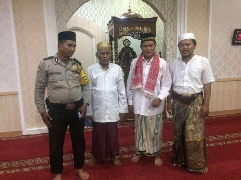 IMG-melalui-cinta-masjid-aiptu-sulaiman-dekat-dengan-warga