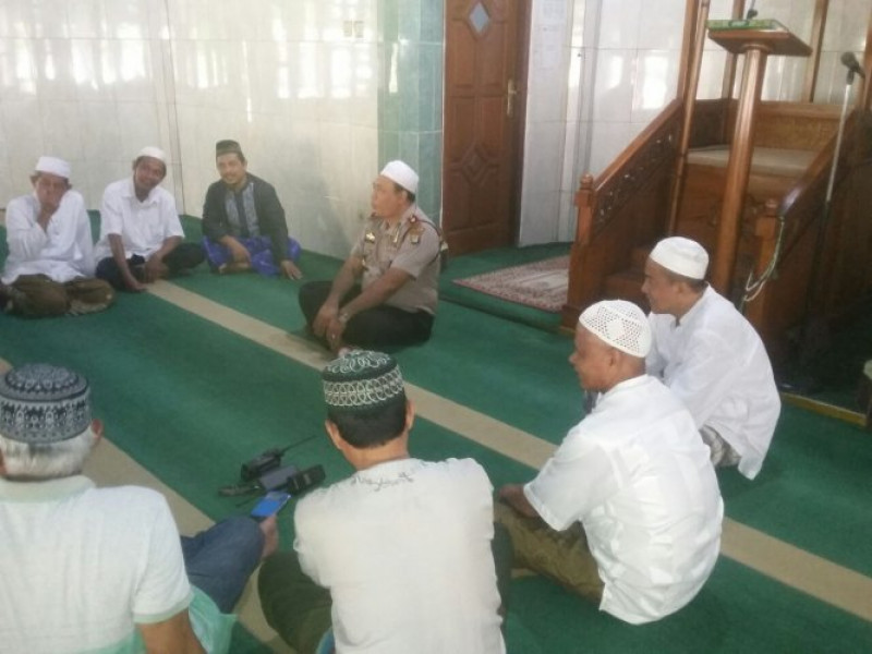 IMG-dialog-kamtibmas-kapolsek-neglasari-dengan-jamaah-masjid-al-ikhlas