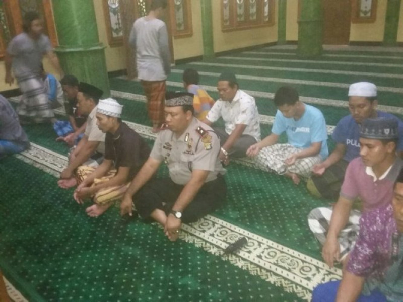 IMG-kapolsek-neglasari-shubuh-berjamaah-dan-sampaikan-kultum-kamtibmas