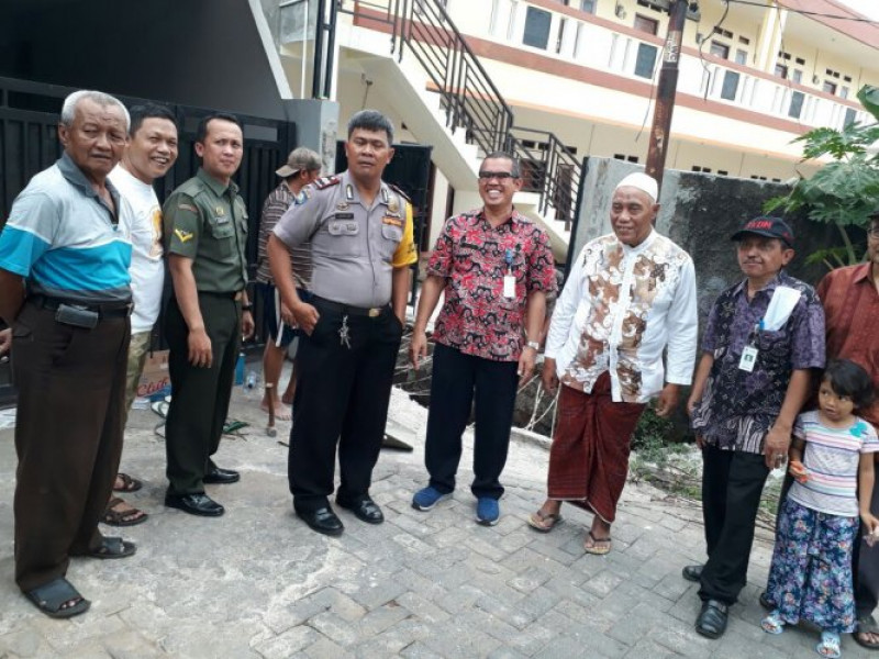 IMG-bhabinkamtibmas-aiptu-jamhuri-bersama-unsur-3-pilar-sambangi-warga-rw-07-kelurahan-sudimara-jaya