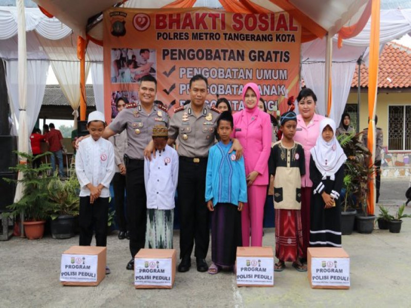 IMG-sosialisasikan-program-polisi-peduli-polres-metro-tangerang-kota-mengadakan-bakti-sosial-pengobatan-secara-gratis