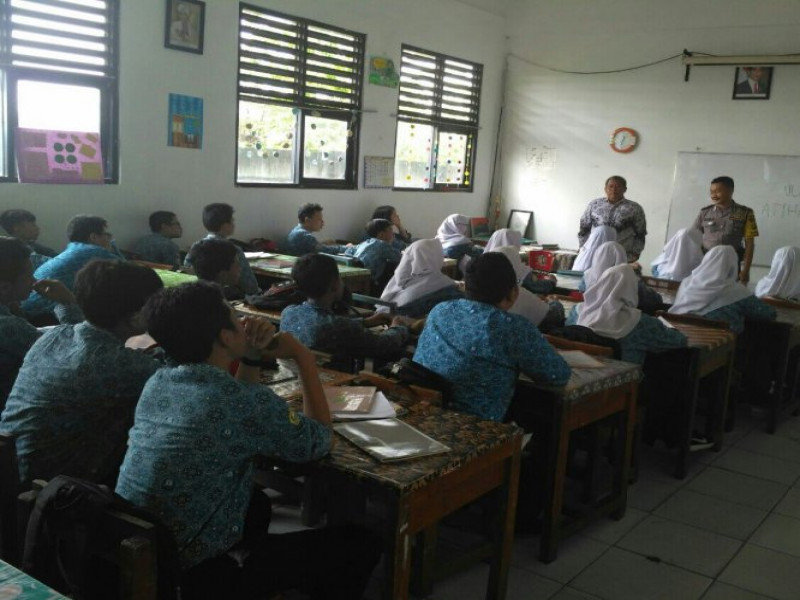 IMG-begini-pesan-aiptu-jacky-saat-berkunjung-di-smpn-24-pondok-bahar