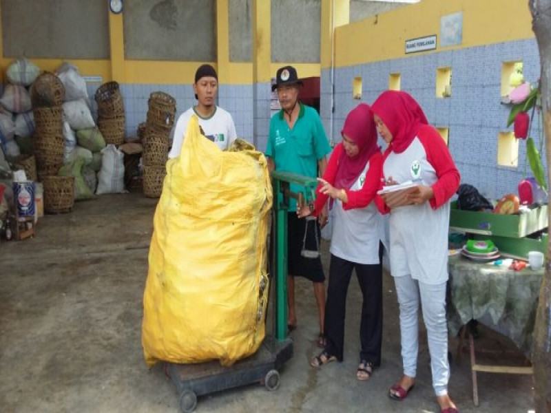 IMG-tpst-bina-mandiri-vti-miliki-program-bank-sampah