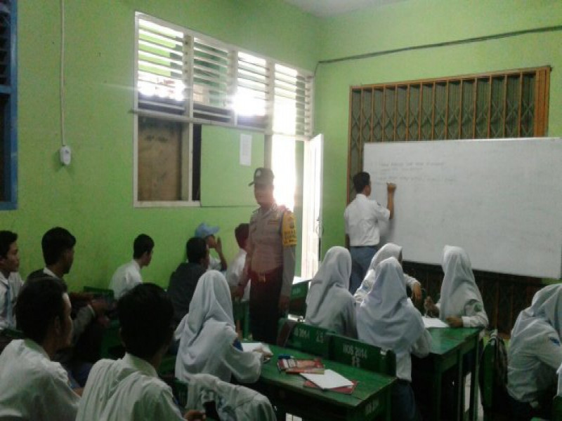 IMG-ciptakan-lingkungan-belajar-nyaman-binmas-polsek-neglasari-kelurahan-neglasari-rutin-kunjungi-sekolah