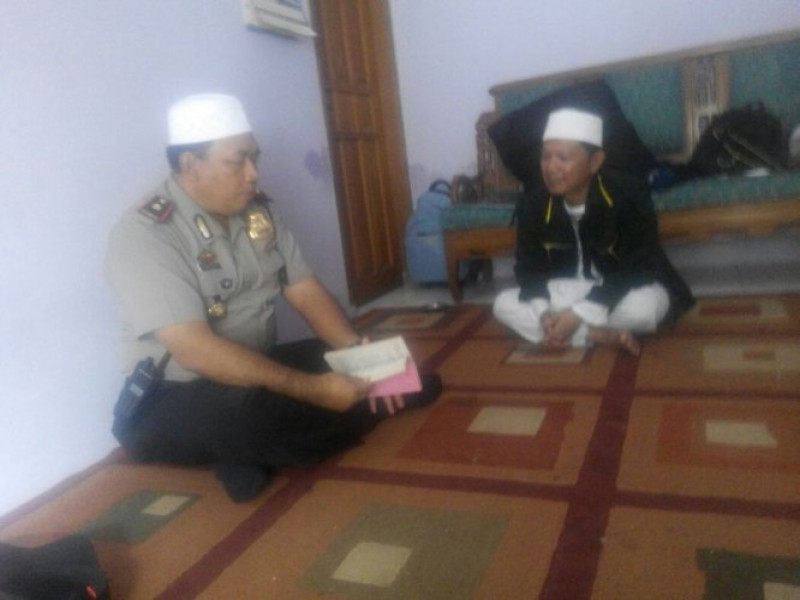 IMG-kapolsek-neglasari-bersinergi-dengan-tokoh-agama-dan-tanamkan-rasa-cinta-tanah-air