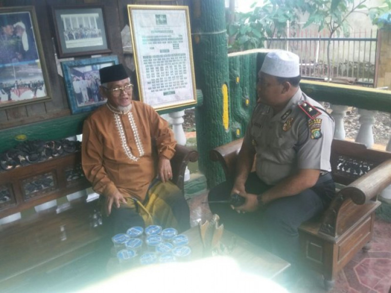 IMG-kapolsek-neglasari-sambangi-pimpinan-pondok-pesantren-daarul-ulum-selapajang-jaya