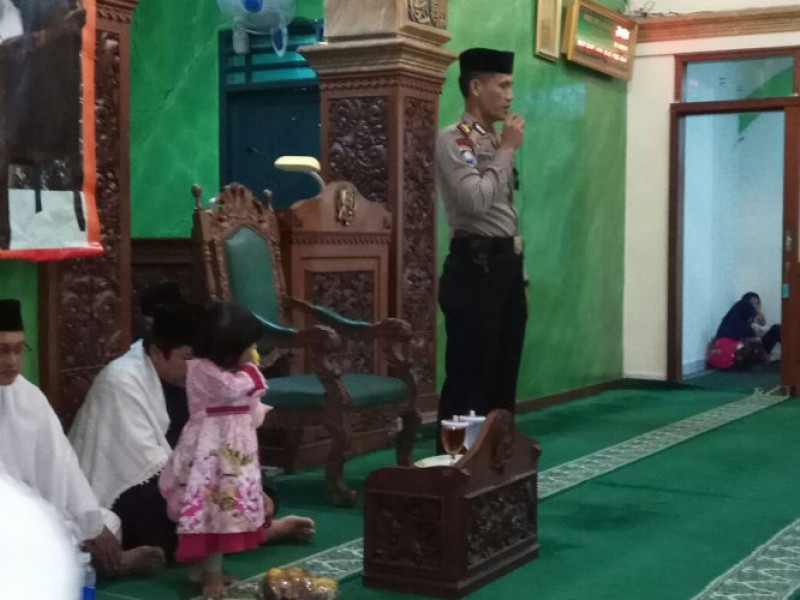 IMG-iptu-fahyani-berikan-sambutan-saat-hadiri-perayaan-maulid-nabi-muhammad-saw-di-masjid-jami-al-hidayah