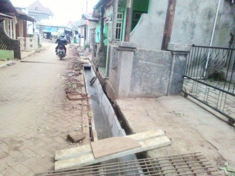 IMG-drainase-rw-06-kelurahan-keroncong-di-perbaiki