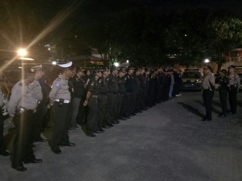 IMG-polsek-jatiuwung-rutin-melaksanakan-apel-malam-bersama-pokdarkamtibmas