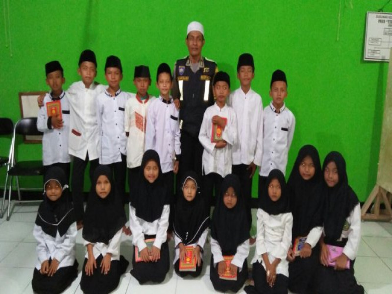 IMG-bripka-marhadi-sambangi-pengajian-anak-di-masjid-nurul-hidayah