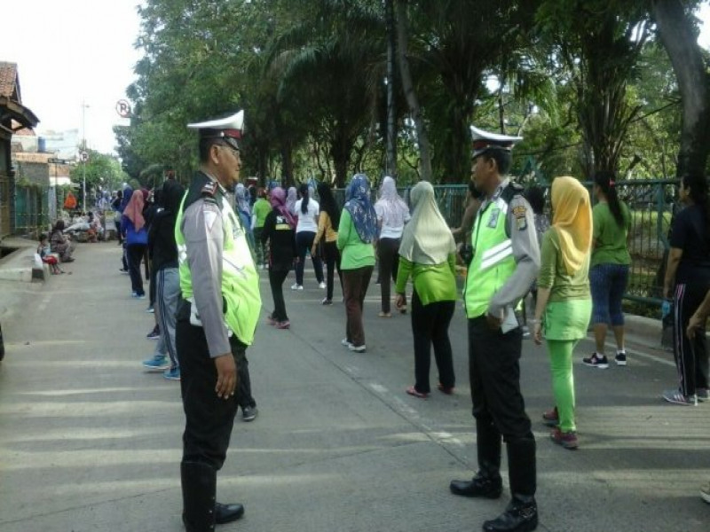 IMG-unit-lantas-polsek-neglasari-hadir-dalam-car-free-day-kecamatan-neglasari