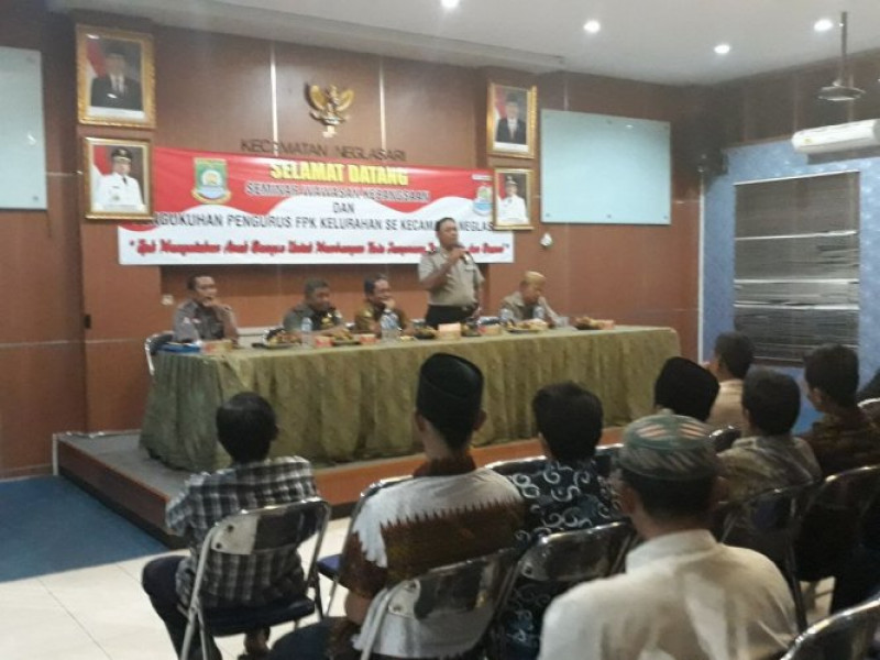 IMG-kapolsek-neglasari-menjadi-narasumber-dalam-giat-fpk-dan-seminar-wawasan-kebangsaan