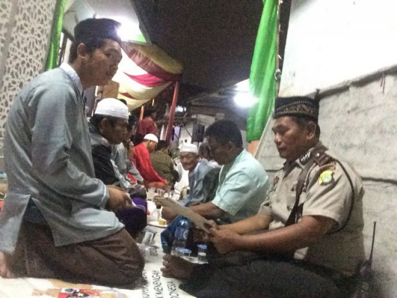 IMG-panit-binmas-polsek-neglasari-hadiri-kegiatan-maulid-nabi-muhammad-saw-di-kelurahan-karangsari