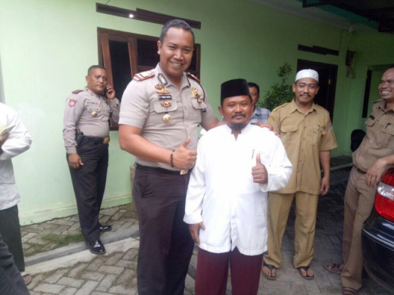 IMG-kapolsek-teluknaga-sambang-tokoh-agama-jalin-silaturrahmi-penuh-keakraban-sampaikan-pesan-kamtibmas