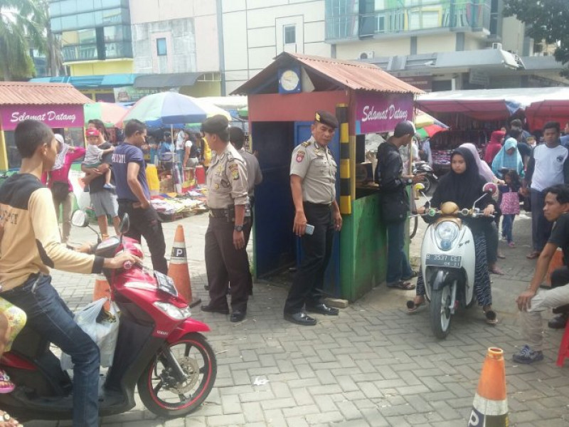 IMG-sambangi-pasar-kaget-taman-cibodas-kanit-sabhara-ingatkan-pengunjung-waspada-curanmor