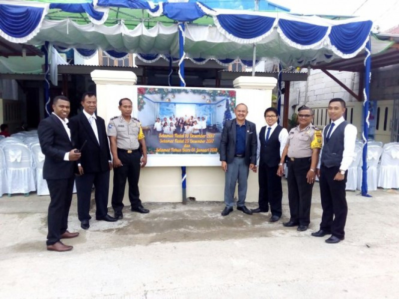 IMG-personil-polsek-sepatan-pelayanan-pengamanan-gereja-gsja-kedaung-barat