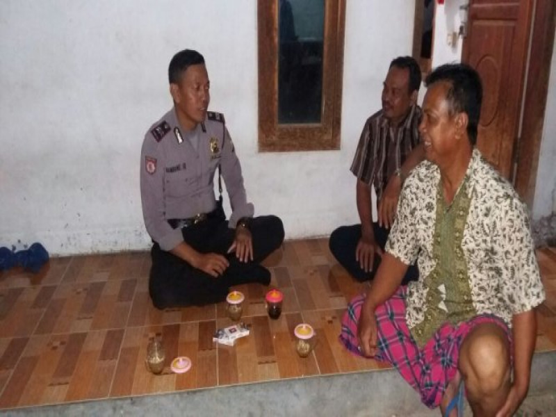 IMG-patroli-dialogis-sabhara-polsek-neglasari-himbau-warga-tingkatkan-siskamling