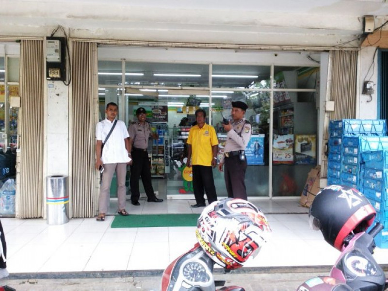 IMG-anggota-patroli-unit-sabhara-polsek-benda-melaksanakan-patroli-perbankan-dan-minimarket