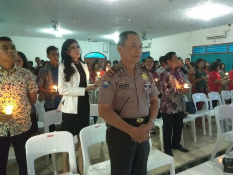 IMG-kanit-binmas-polsek-neglasari-hadiri-undangan-perayaan-natal-di-gereja-maranatha