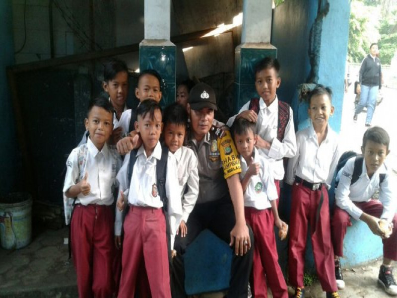 IMG-binmas-polsek-neglasari-imbau-murid-sekolah-dasar-dalam-polkiss