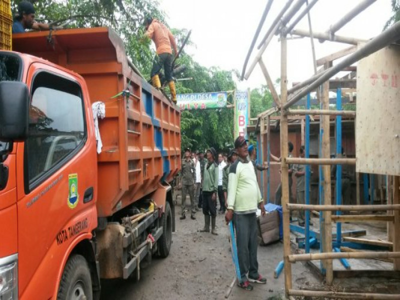 IMG-bandel-19-warung-remang-remang-di-benda-dibongkar-dipagari-satpol-pp-kota-tangerang