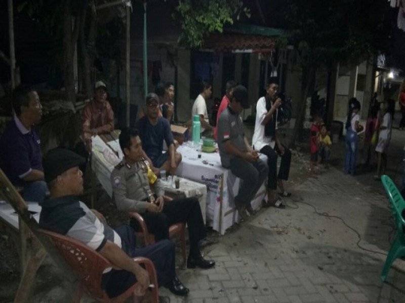 IMG-bhabinkamtibmas-polsek-benda-sambangi-pos-kamling