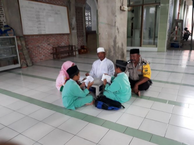 IMG-giat-polsantren-aiptu-daryono-dalam