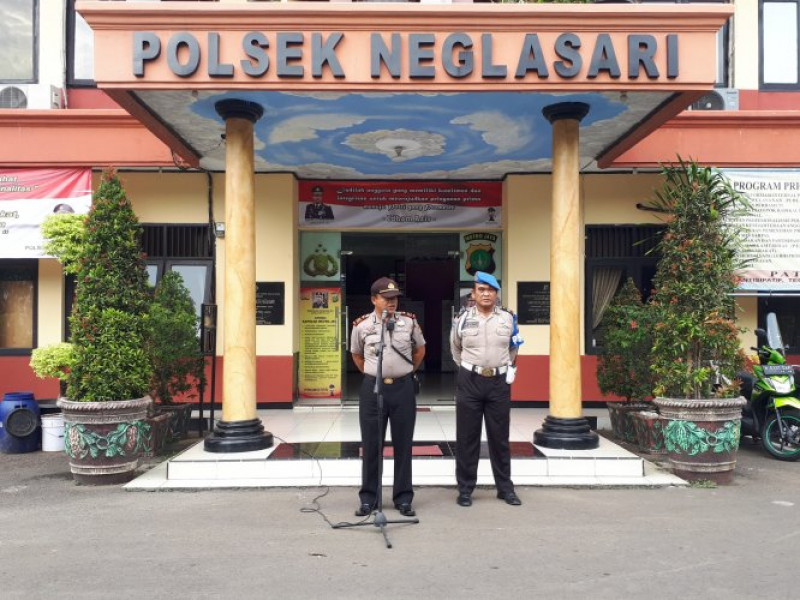 IMG-wakapolsek-neglasari-arahkan-anggotanya-mampu-berkerjasama-dan-saling-mengisi-dalam-pelaksanaan-tugas