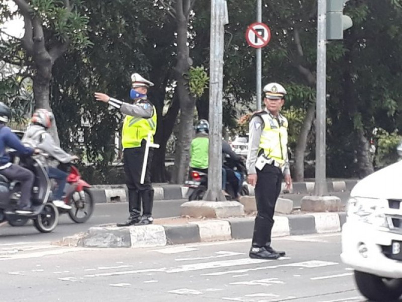 IMG-berikan-rasa-aman-dan-nyaman-para-pengguna-jalan-kanit-lantas-polsek-neglasari-wujudkan-promoter-polri