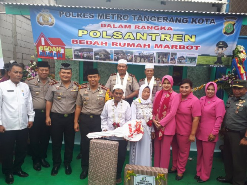 IMG-realisasikan-promoter-polri-kapolres-metro-tangerang-kota-bersama-kapolsek-neglasari-launching-bedah-rumah-marbot-masjid