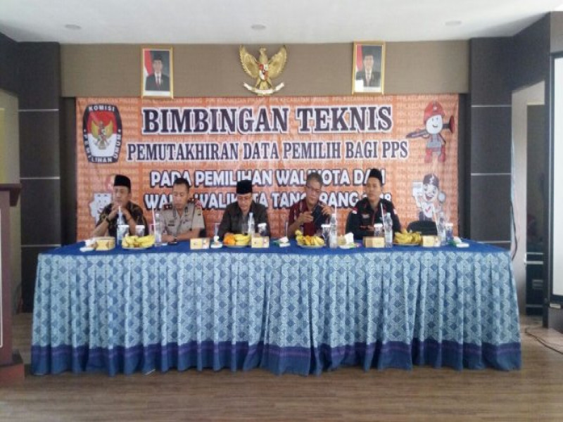 IMG-kapolsek-cipondoh-hadiri-bimtek-pemutakhiran-data-pemilukada-kota-tangerang