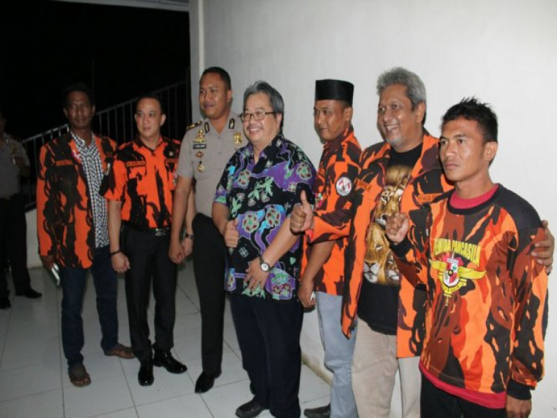 IMG-sambangi-tokoh-pemuda-pancasila-kec-kosambi-kapolsek-teluknaga-jalin-silaturrahmi